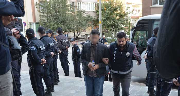 Eskişehir'de 13 öğretmen FETÖ'den tutuklandı